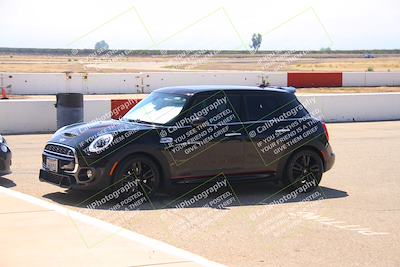 media/Sep-20-2025-Extreme Speed (Sat) [[1fcc23683c]]/Around the Pits/